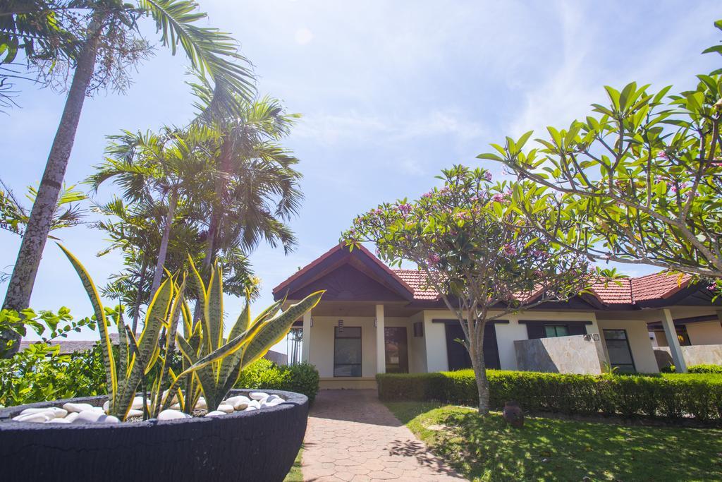 Sabah Beach Villas & Suites Kota Kinabalu Zewnętrze zdjęcie